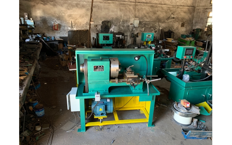 大孔徑儀表車床，可以加工140直徑以下的產(chǎn)品